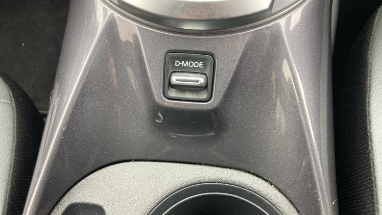 Nissan Juke 1.0 DiG-T 114 N-Connecta 5dr DCT Petrol Hatchback